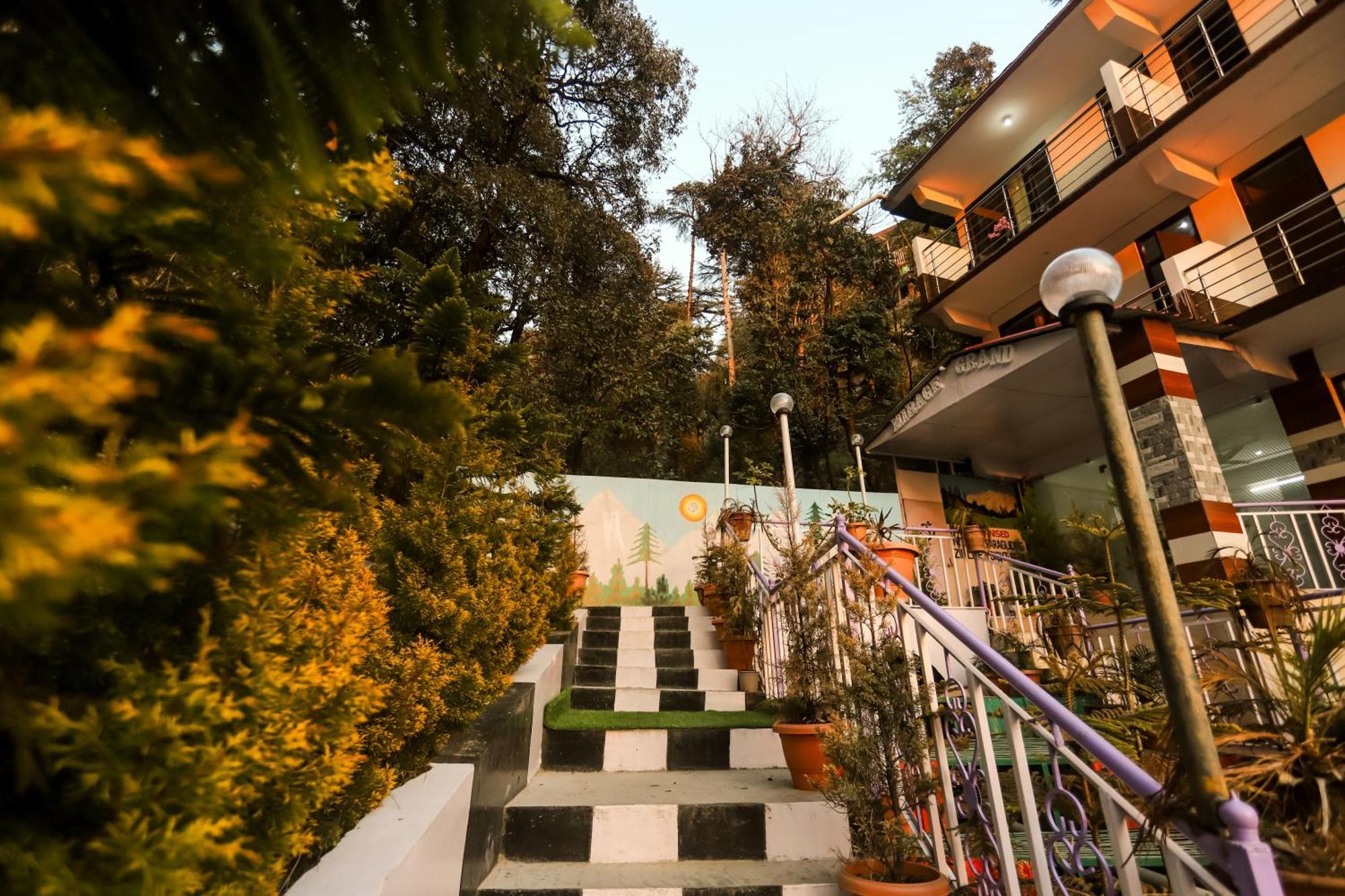 Hotel Mirage Grand à McLeod Ganj Extérieur photo